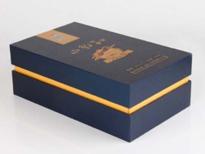 包裝盒定做廠(chǎng)家為您分析，為什么酒盒包裝覆膜后會(huì)出現(xiàn)顏色色差？