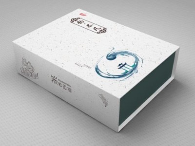 禮品盒廠家設(shè)計(jì)了一款，具有實(shí)用性和精美的茶葉包裝盒